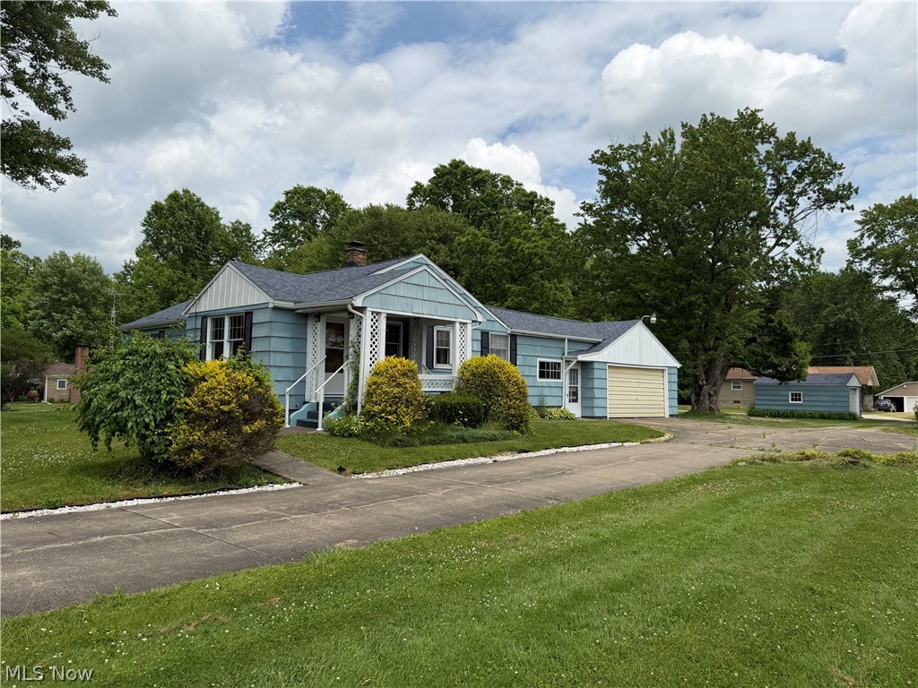 612 Briggs Road Leavittsburg, OH 44430 - Photo 2 of 21