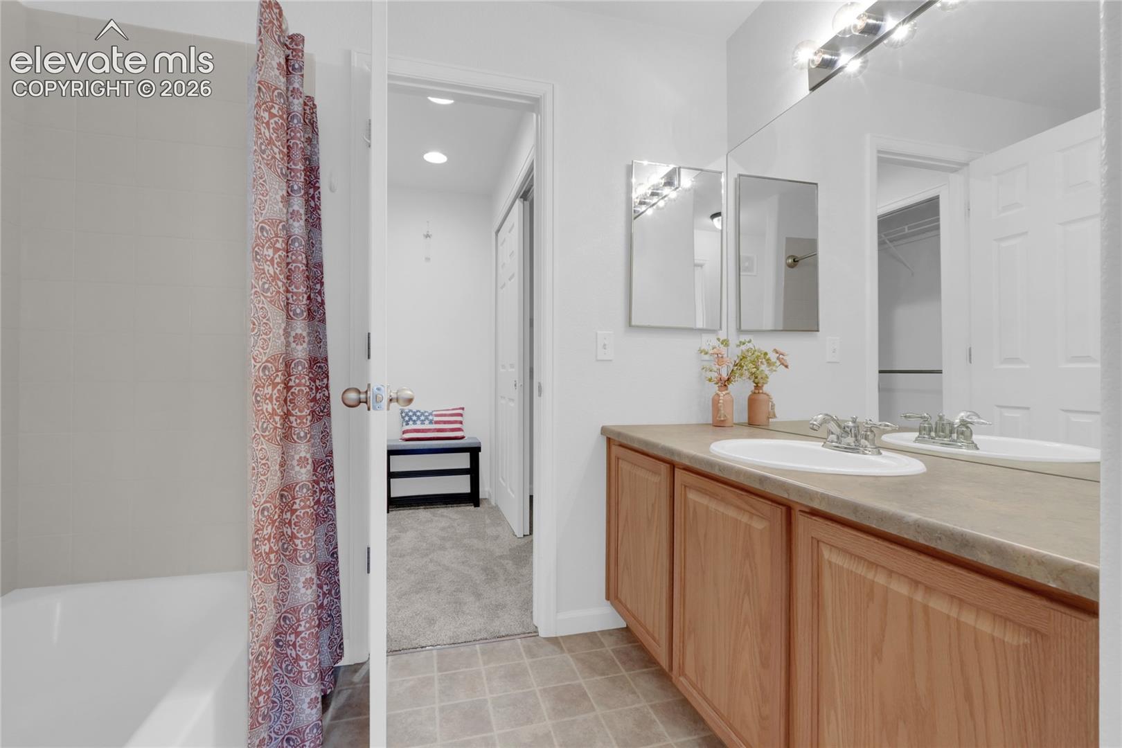 3931 Diamond Ridge View Colorado Springs, CO 80918 - Photo 26 of 40 2nd suite walk-in closet