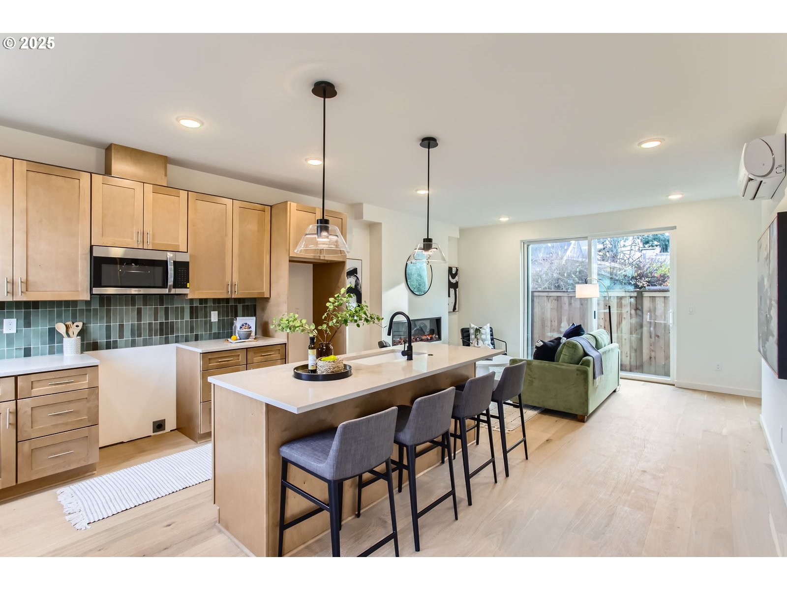 6678 Southeast Clinton Street Portland, OR 97206 - Photo 4 of 11