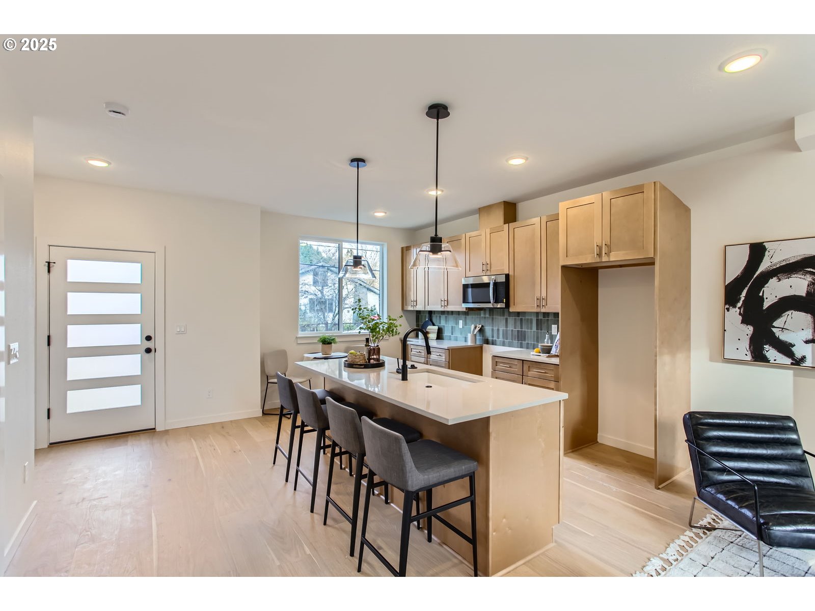 6678 Southeast Clinton Street Portland, OR 97206 - Photo 5 of 11