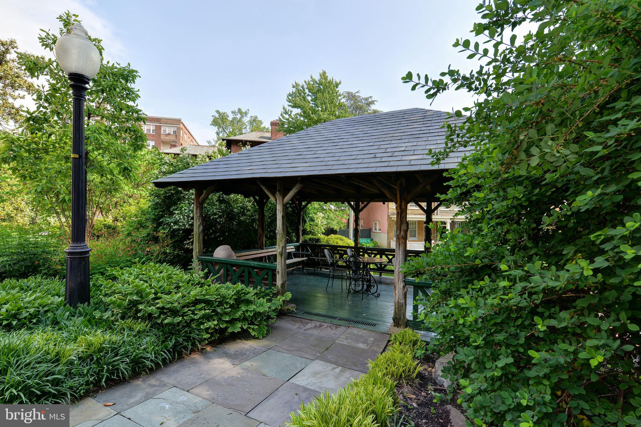 2853 Ontario Road Northwest, Unit 318 Washington, DC 20009 - Photo 27 of 34 Picnic area