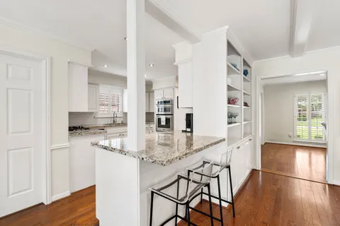 $814,000 | 10215 Green Tree Road, Houston, TX 77042