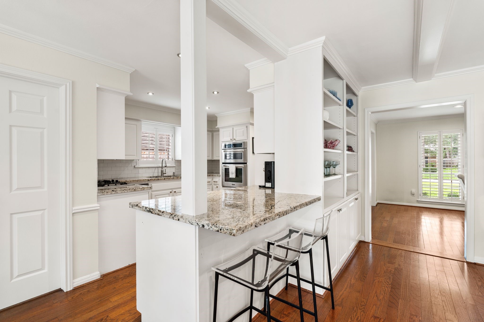 10215 Green Tree Road Houston, TX 77042 - Photo 9 of 27