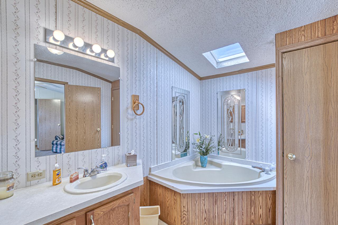 435 Bloom Road Eagle River, WI 54521 - Photo 11 of 20 Gallery Image 11