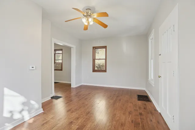 $250,000 | 906 State Street, Lemont, IL 60439