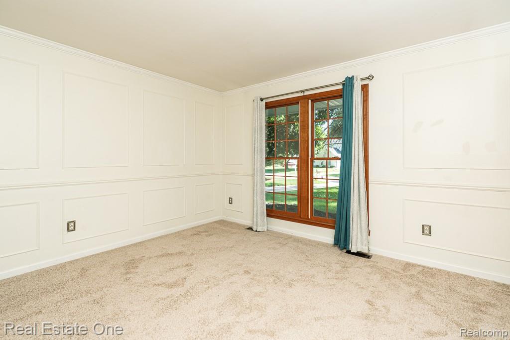 1377 Barneswood Lane Rochester, MI 48306 - Photo 12 of 39 1377 Barneswood_MLS-013 - Copy.jpg