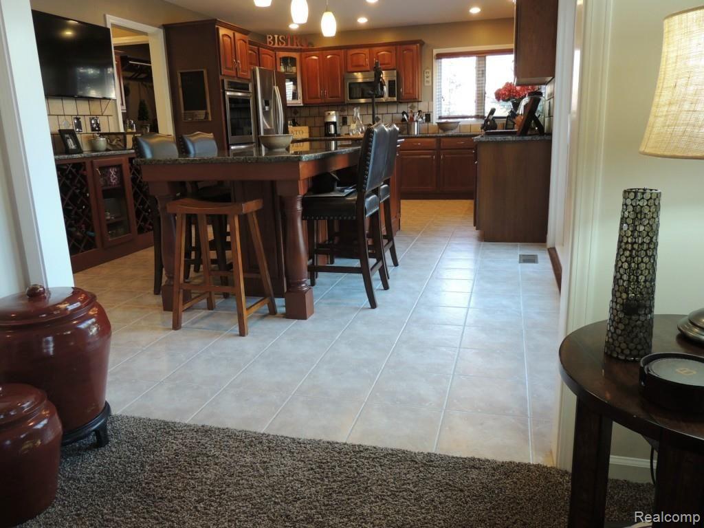 648 Appoline Court Rochester, MI 48307 - Photo 5 of 45 DSCN1481.jpg