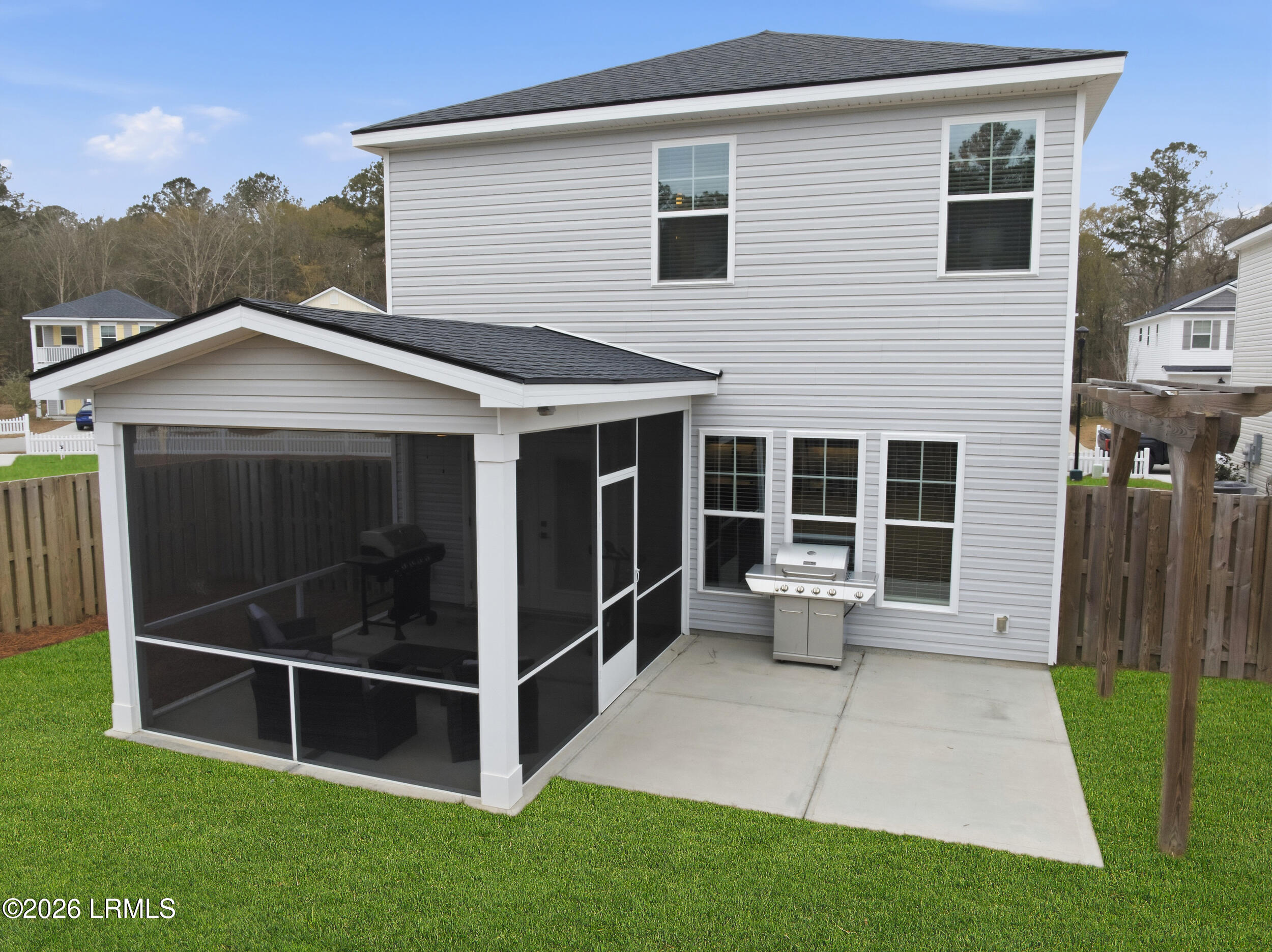 160 Conifer Street Hardeeville, SC 29927 - Photo 20 of 21 screend patio