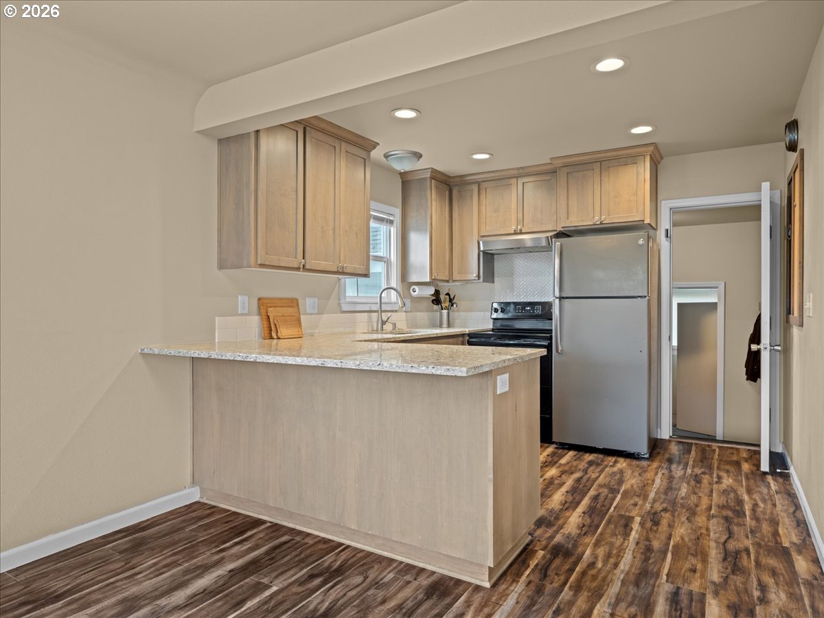357 E Street Independence, OR 97351 - Photo 13 of 35