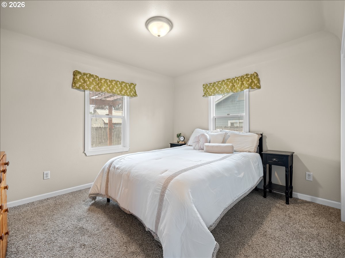 357 E Street Independence, OR 97351 - Photo 18 of 35