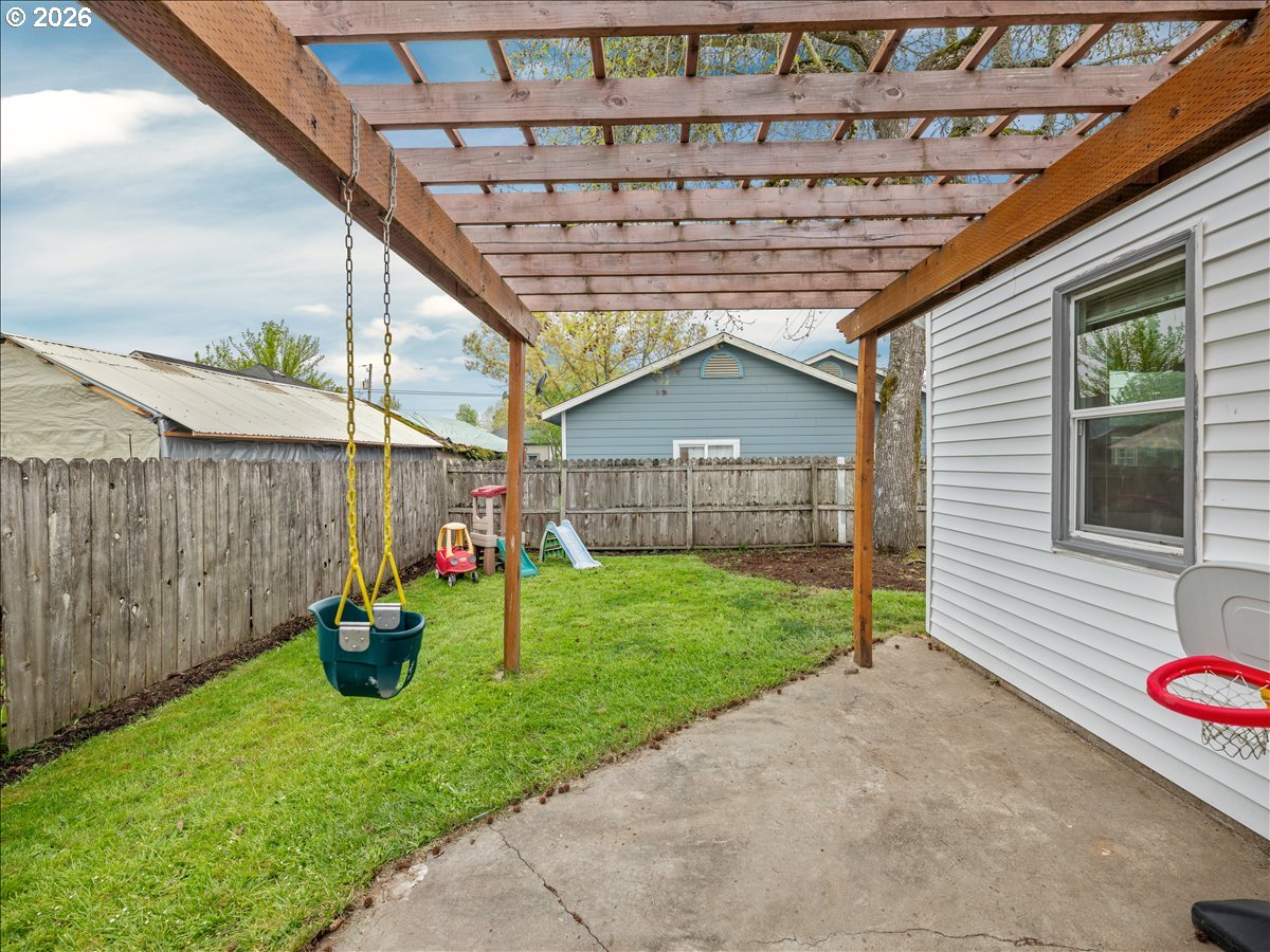 357 E Street Independence, OR 97351 - Photo 34 of 35