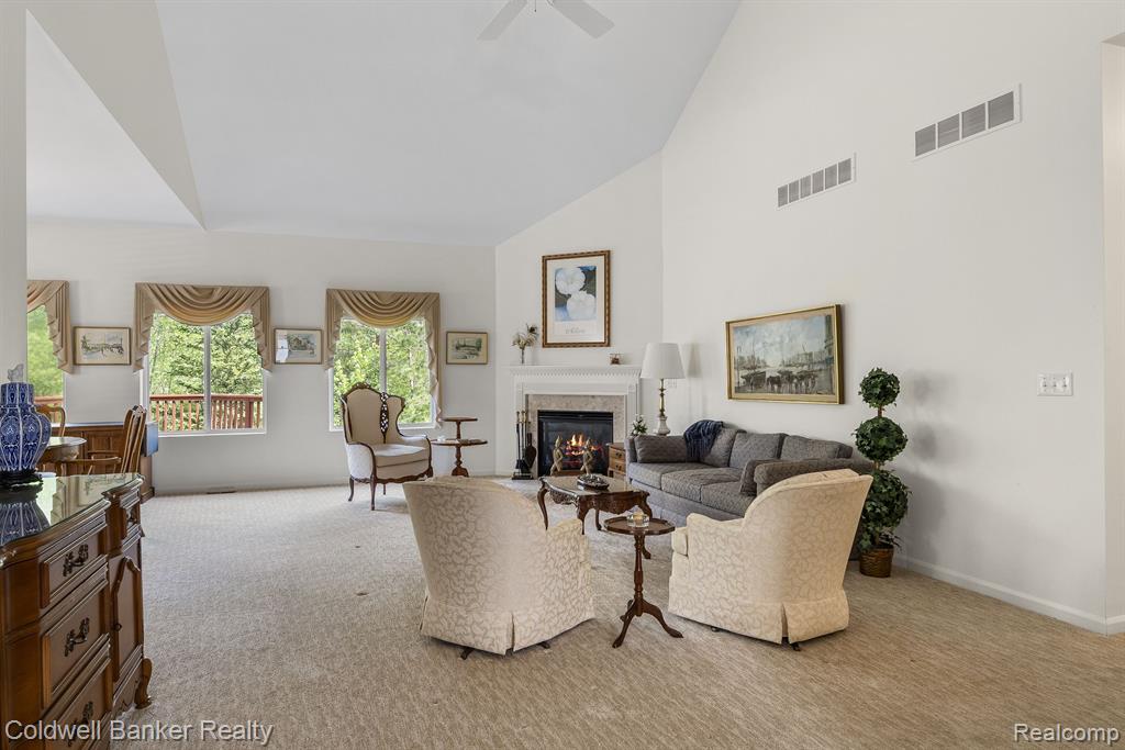 2206 Lagoon Drive Rochester Hills, MI 48309 - Photo 7 of 37