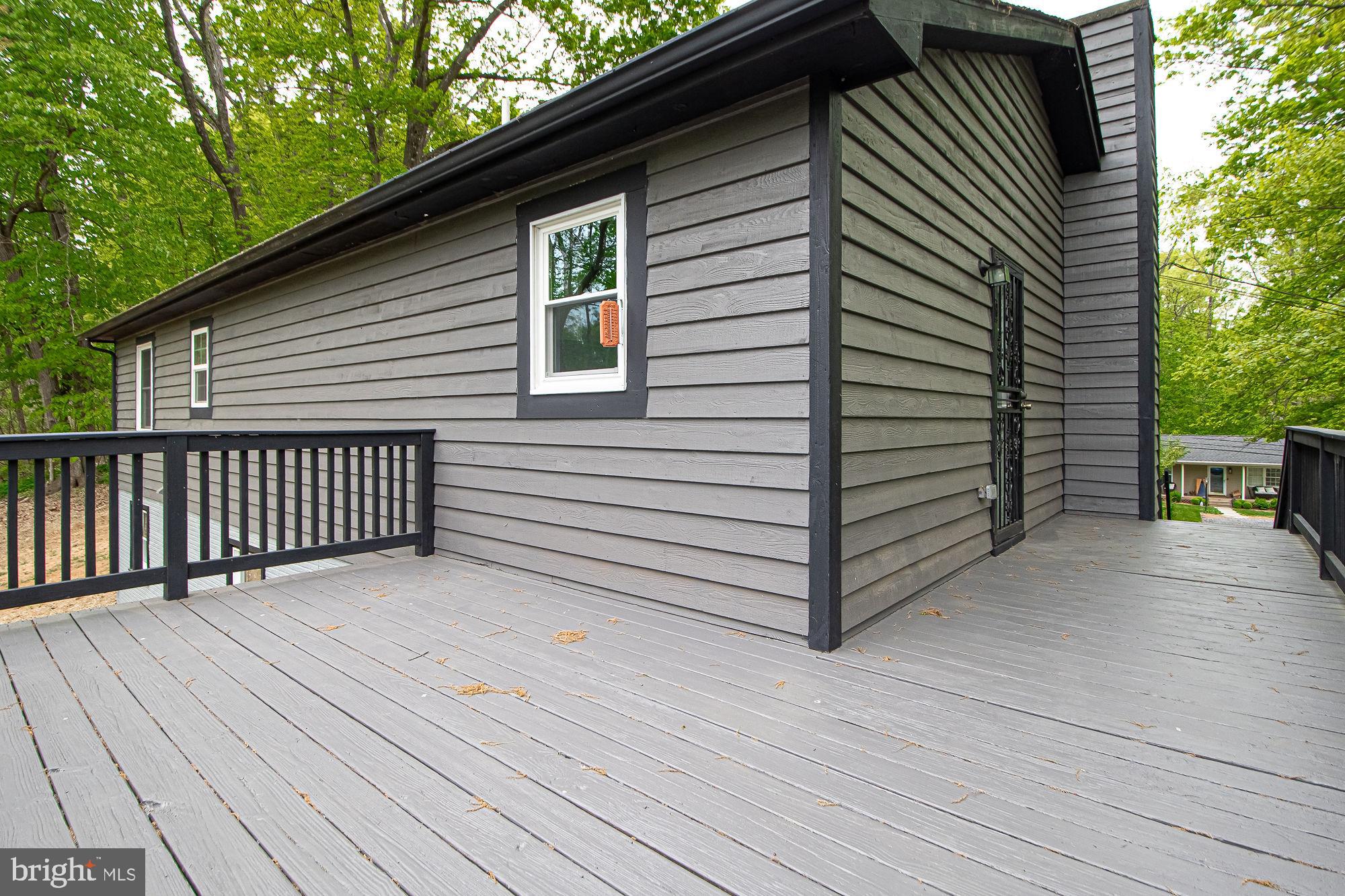36 Beech Road Front Royal, VA 22630 - Photo 40 of 46 Deck