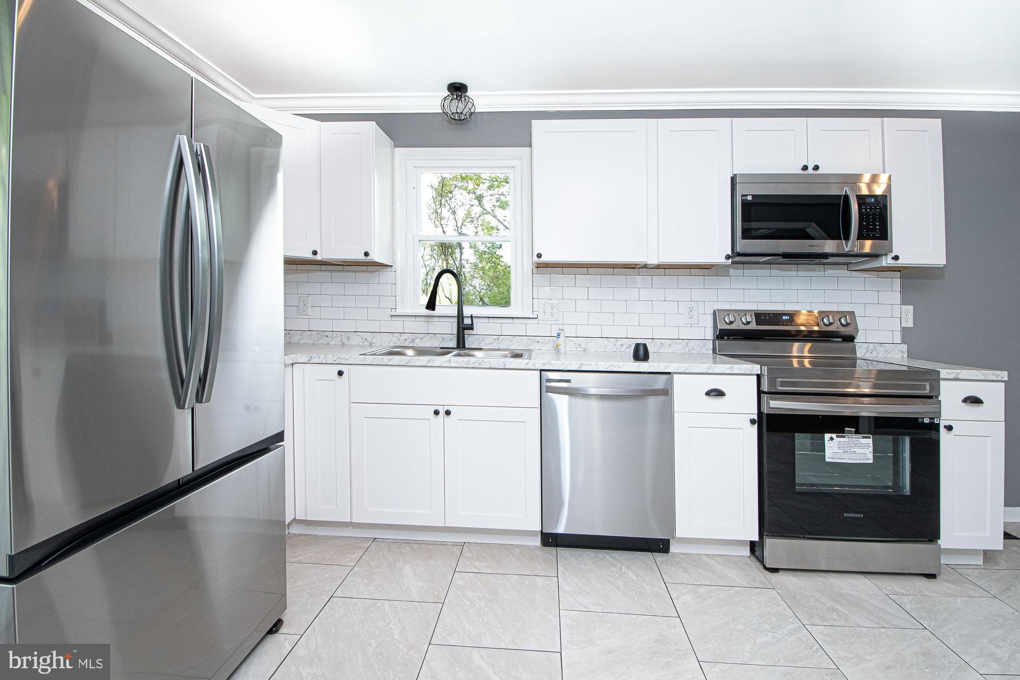 36 Beech Road Front Royal, VA 22630 - Photo 6 of 46 Kitchen