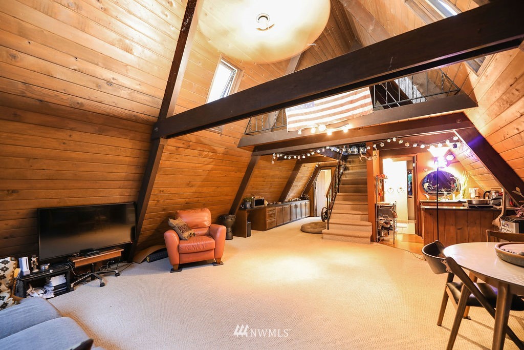 15307 Baker Heights Road Mount Vernon, WA 98273 - Photo 20 of 37 a room with gym equipment