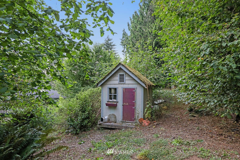 15307 Baker Heights Road Mount Vernon, WA 98273 - Photo 29 of 37 a view of backyard of house with green space