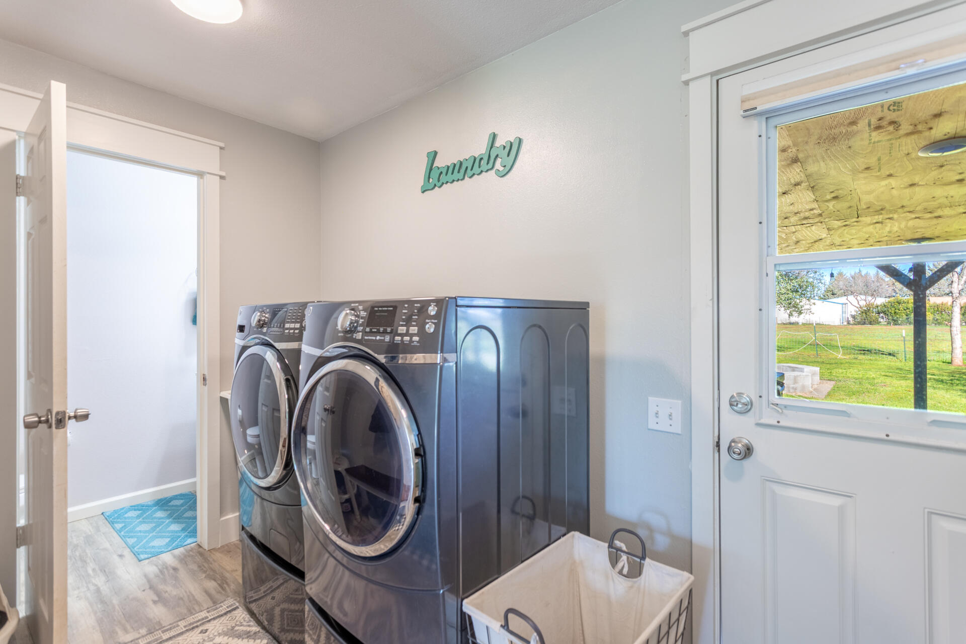 8567 Winona Way Redding, CA 96002 - Photo 13 of 51 IMG_0140-HDR