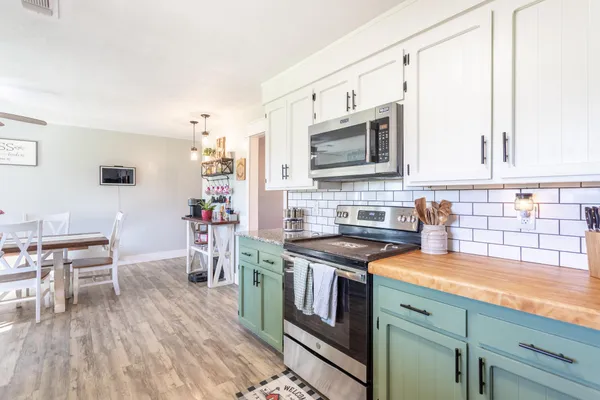 $608,900 | 8567 Winona Way, Redding, CA 96002