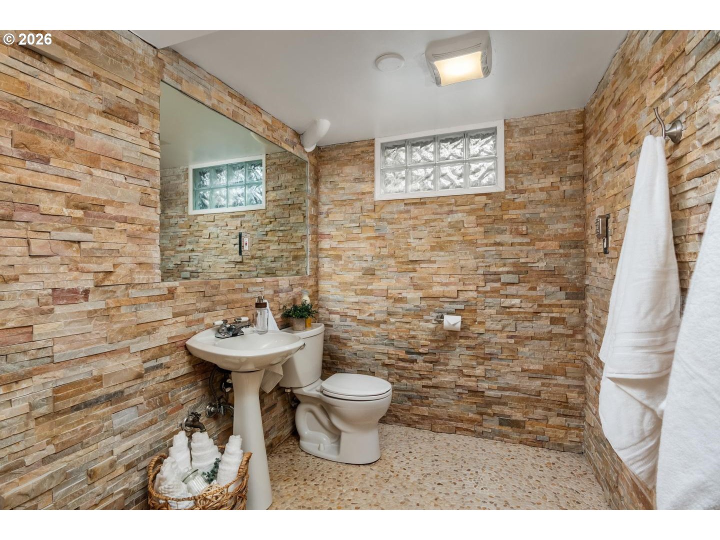 7830 Southwest 84th Avenue Portland, OR 97223 - Photo 22 of 29 Bathroom