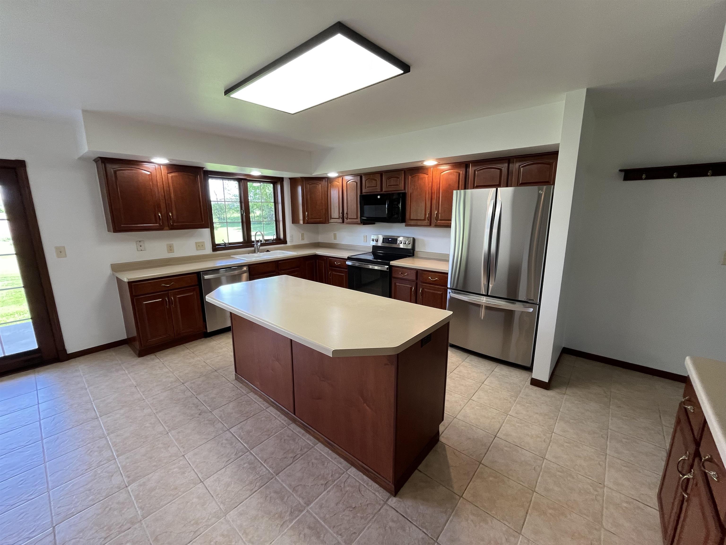 154786 Skyhill Road Wausau, WI 54403 - Photo 5 of 44
