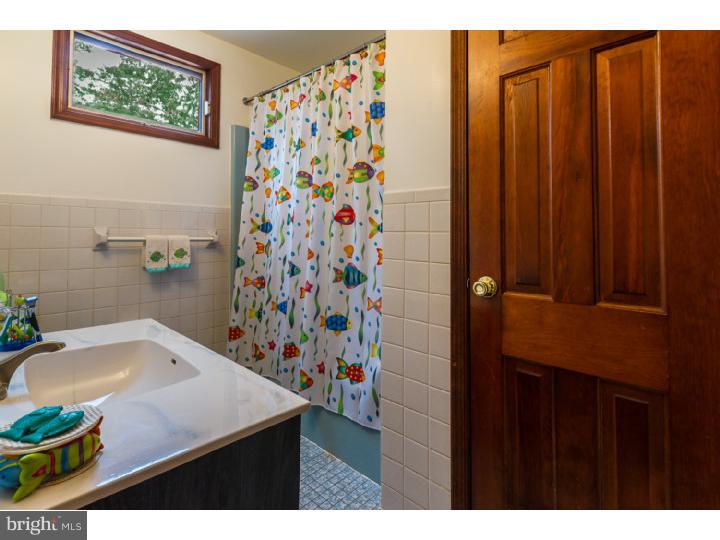 372 Holly Road Marlton, NJ 08053 - Photo 17 of 24 Bathroom
