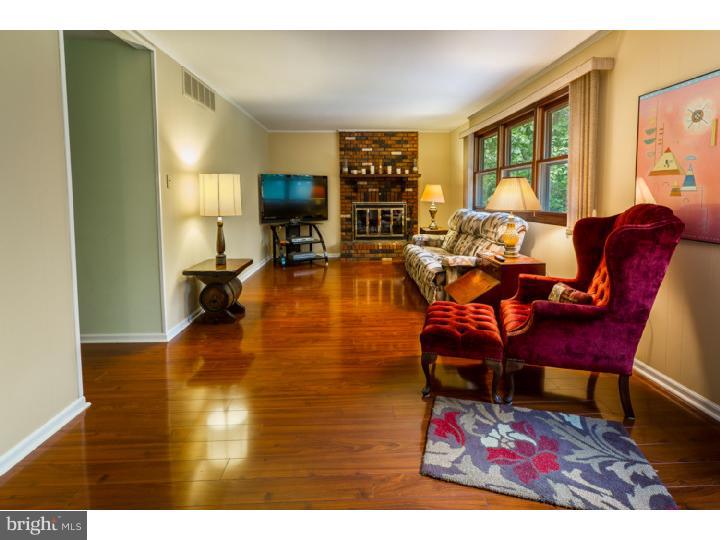 372 Holly Road Marlton, NJ 08053 - Photo 8 of 24 Family Room