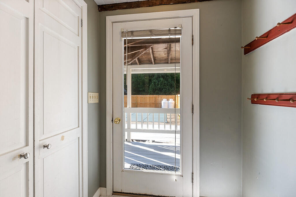 938 East Pond Road Smithfield, ME 04978 - Photo 12 of 90 Entry mud room