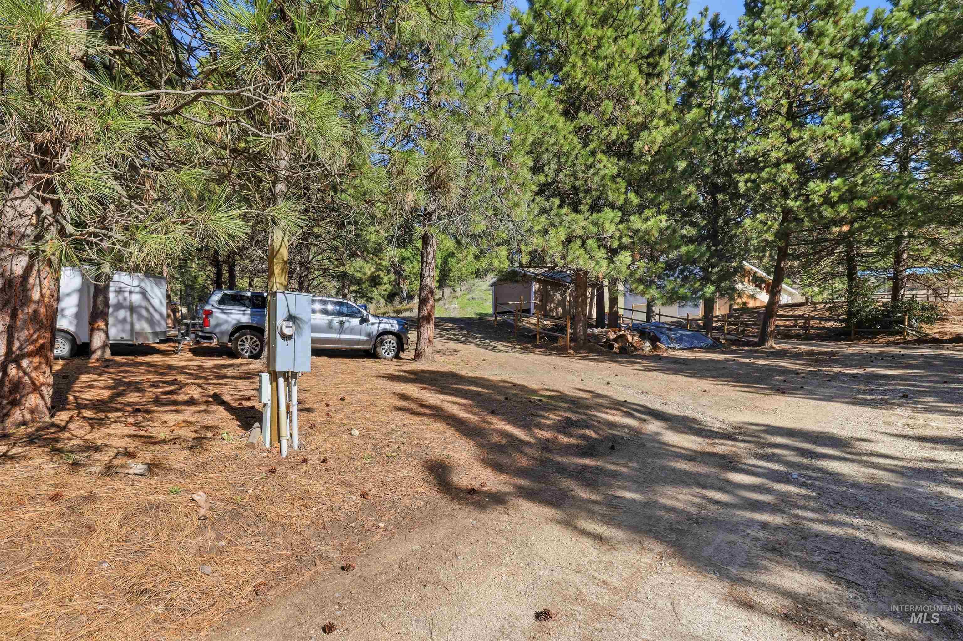 95 Johnson Creek Road Boise, ID 83716 - Photo 7 of 49 View of yard featuring dirt driveway