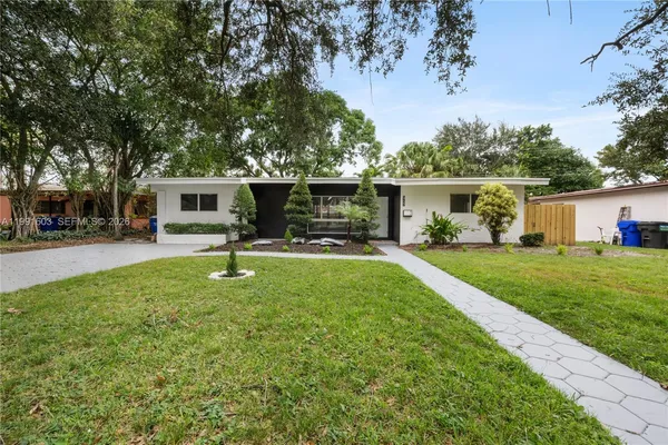 $3,800 | 5727 Harrison Street, Hollywood, FL 33023