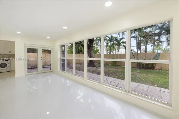 $3,800 | 5727 Harrison Street, Hollywood, FL 33023