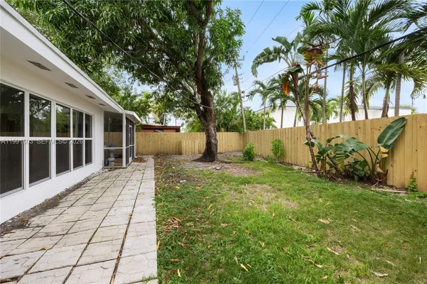 $3,800 | 5727 Harrison Street, Hollywood, FL 33023