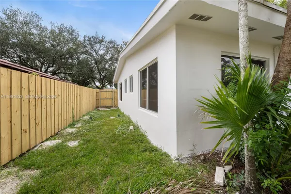 $3,800 | 5727 Harrison Street, Hollywood, FL 33023
