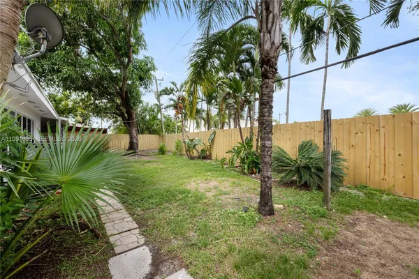 $3,800 | 5727 Harrison Street, Hollywood, FL 33023