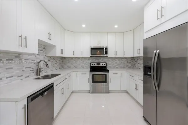 $3,800 | 5727 Harrison Street, Hollywood, FL 33023