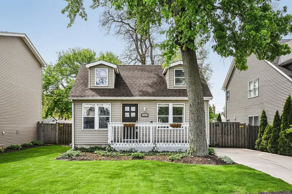 $389,900 | 1031 Adelia Street, Downers Grove, IL 60516