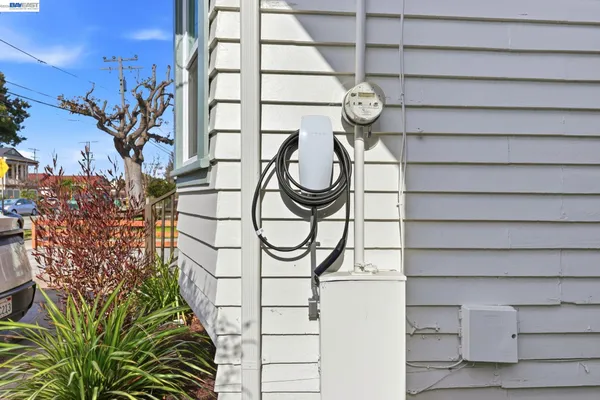 $899,000 | 1834 8th Street, Alameda, CA 94501