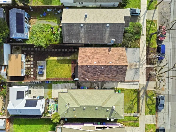 $899,000 | 1834 8th Street, Alameda, CA 94501