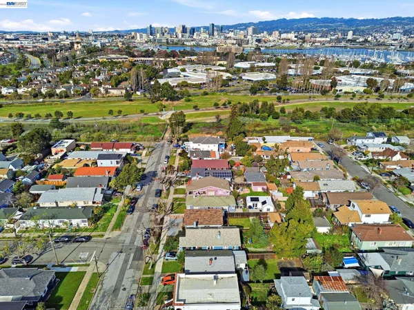 $899,000 | 1834 8th Street, Alameda, CA 94501