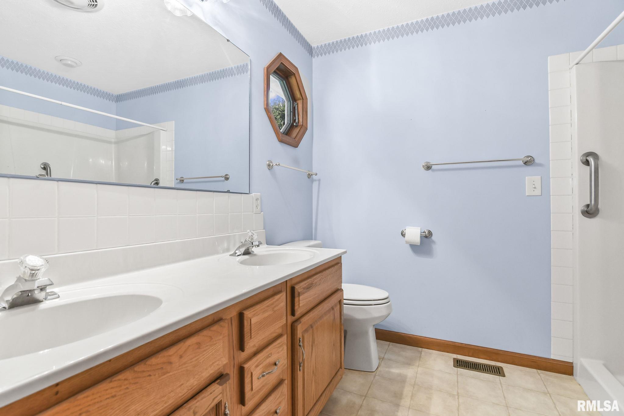 5013 Manhattan Drive Springfield, IL 62711 - Photo 20 of 35 Gallery Image 20