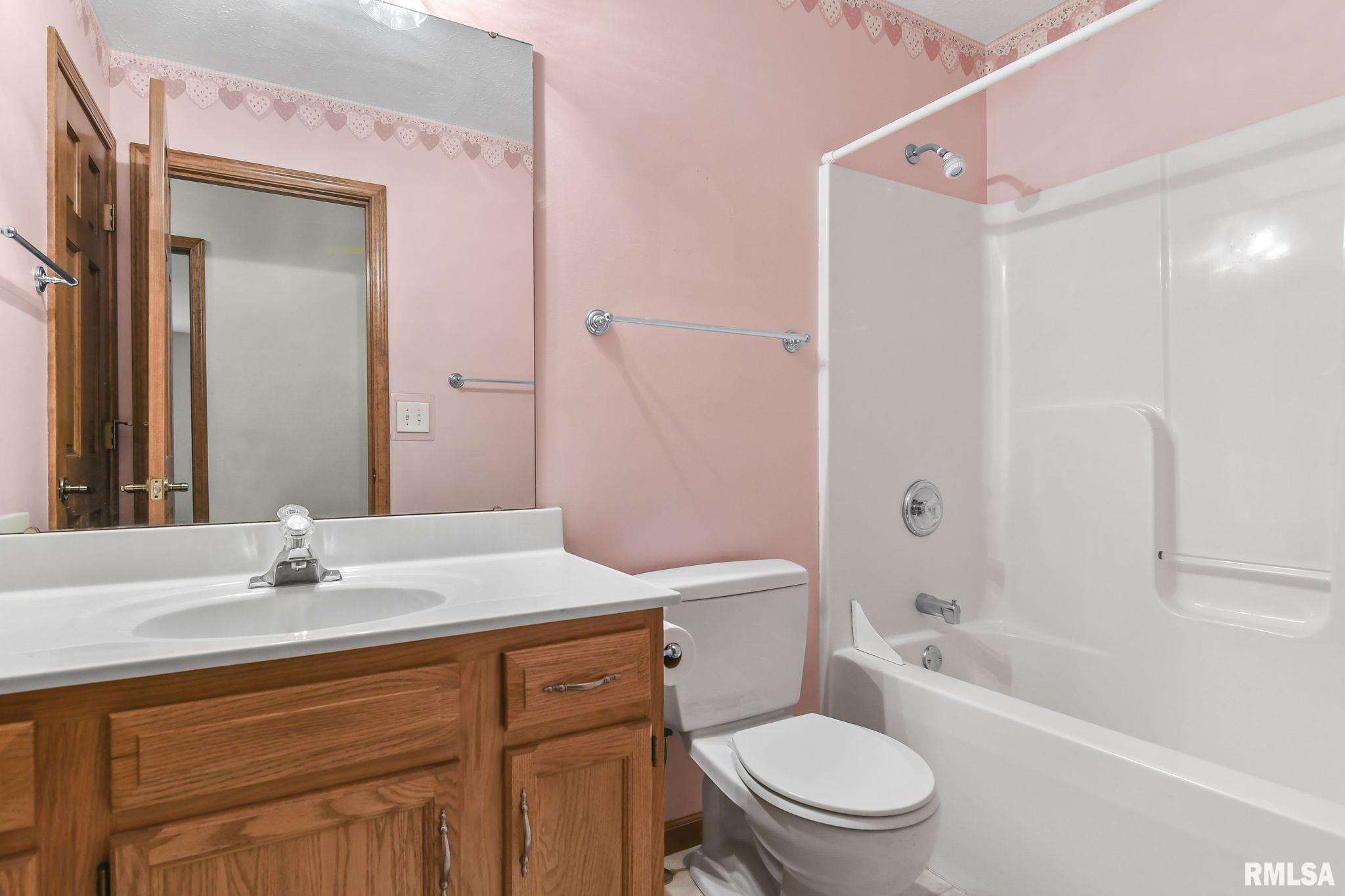 5013 Manhattan Drive Springfield, IL 62711 - Photo 26 of 35 Gallery Image 26