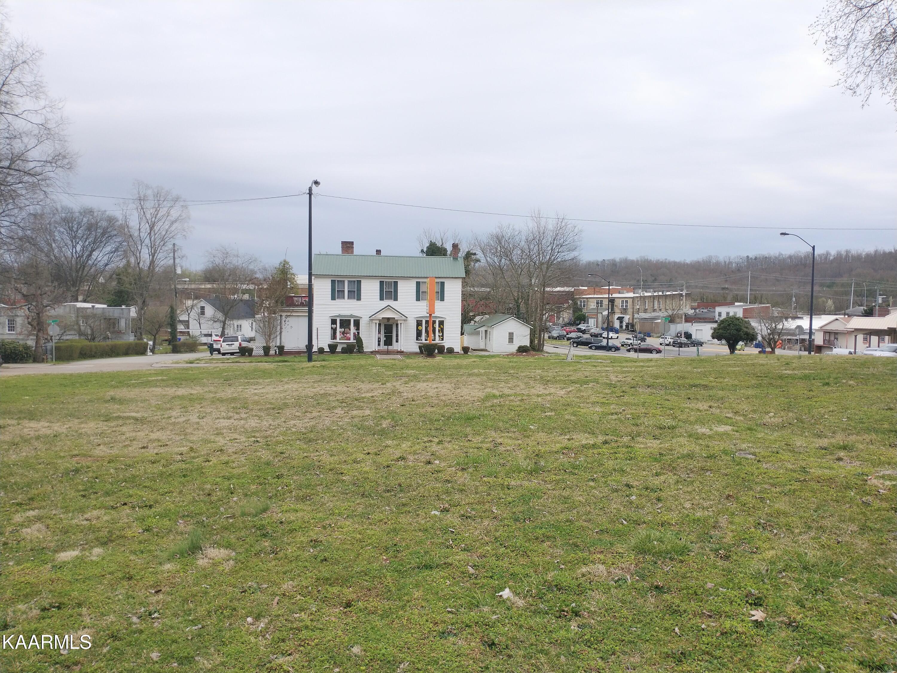 North Main Street Clinton, TN 37716 - Photo 3 of 8 IMG_20220308_172748458_2