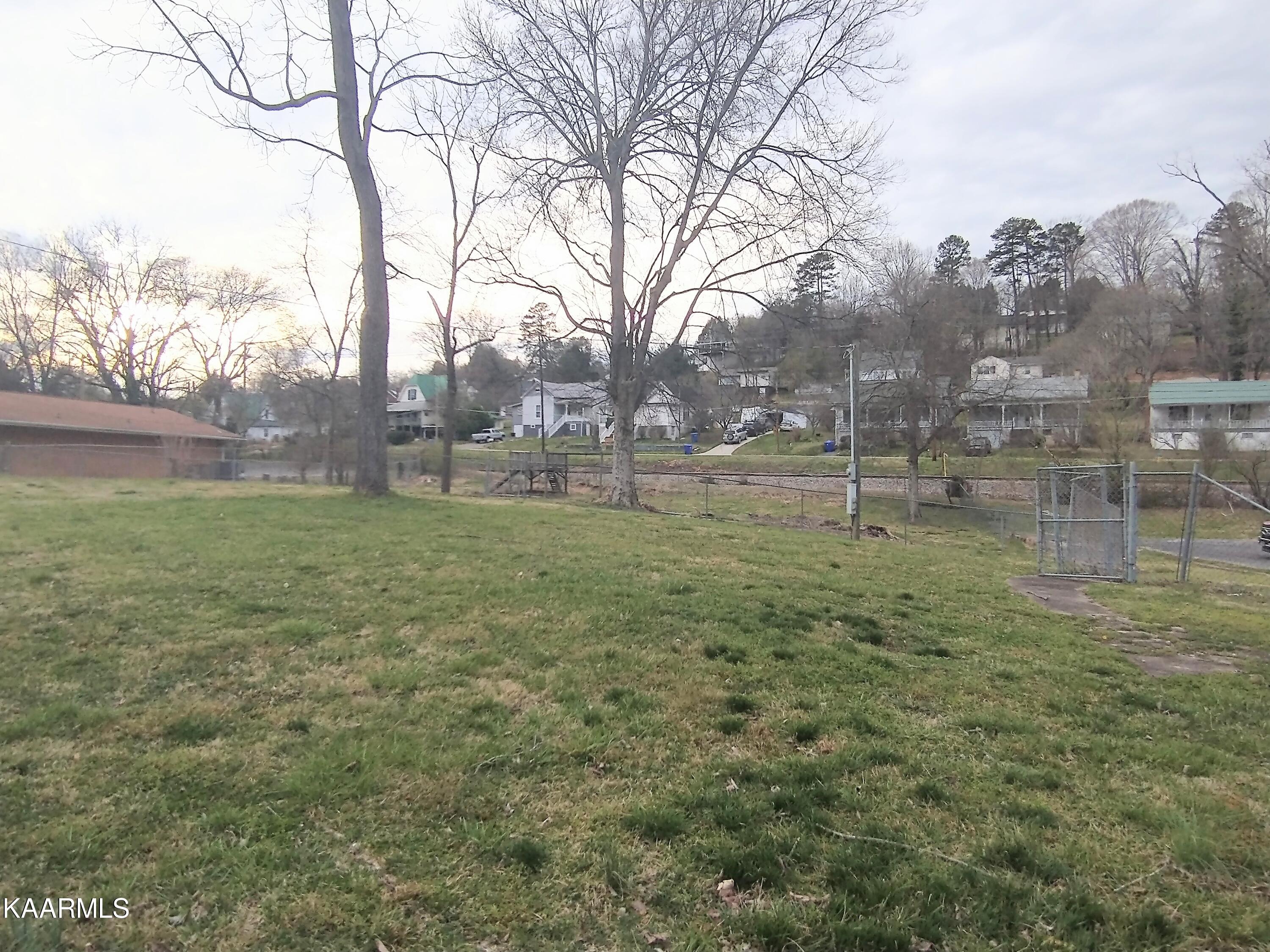 North Main Street Clinton, TN 37716 - Photo 8 of 8 IMG_20220308_173934770_3