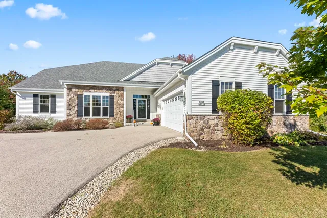 $660,000 | W354N5315 Coastal Avenue, Oconomowoc, WI 53066
