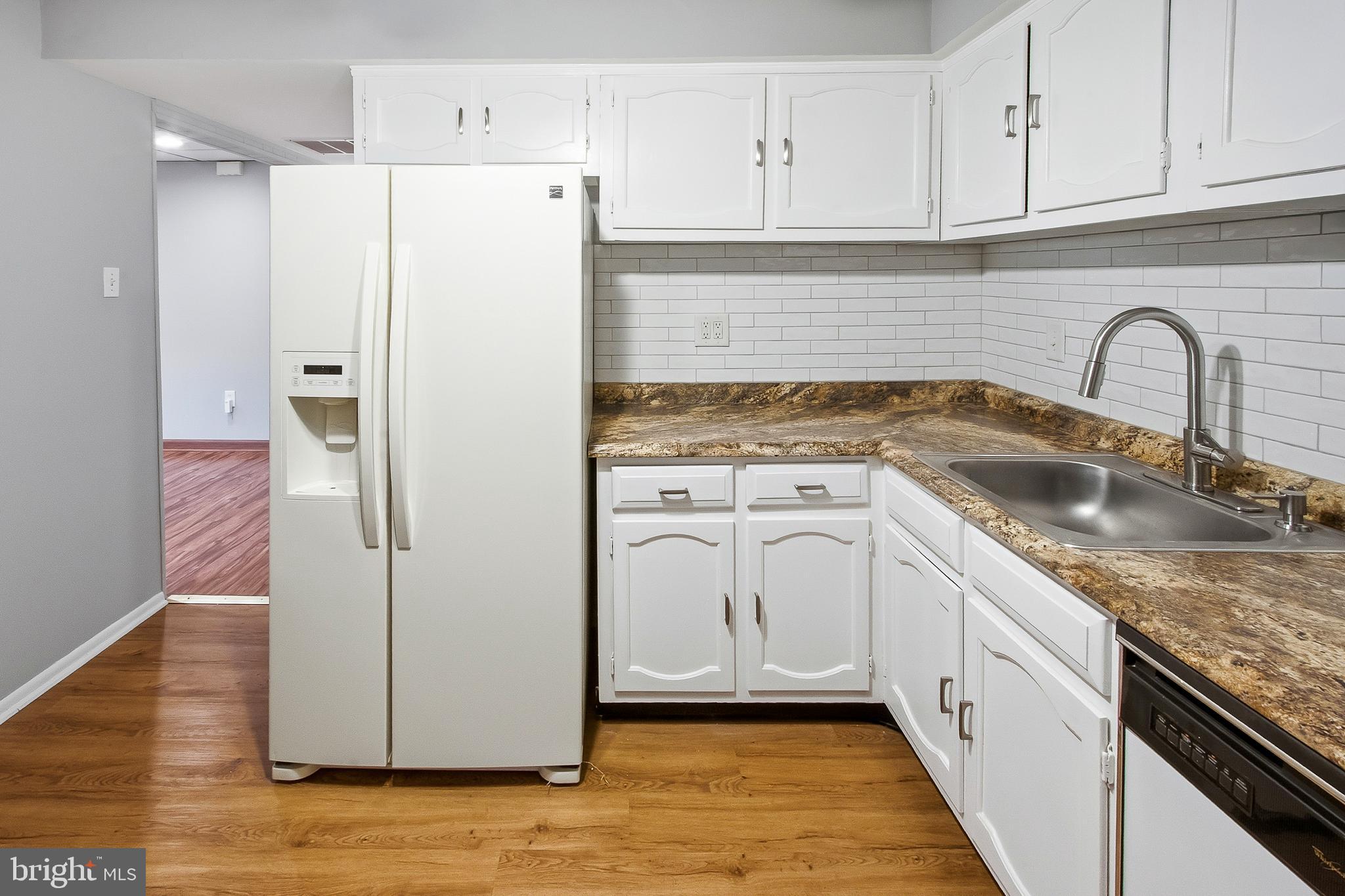 141 Chelsea Circle Clementon, NJ 08021 - Photo 9 of 17 Kitchen