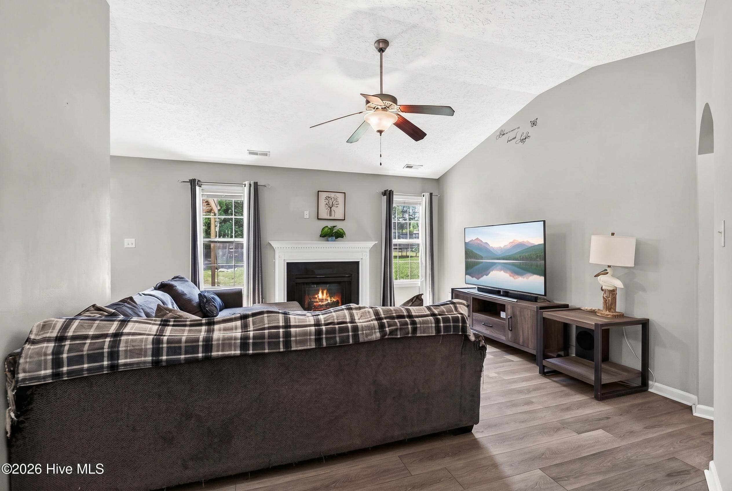 112 Clayton James Road Jacksonville, NC 28540 - Photo 6 of 26 LR