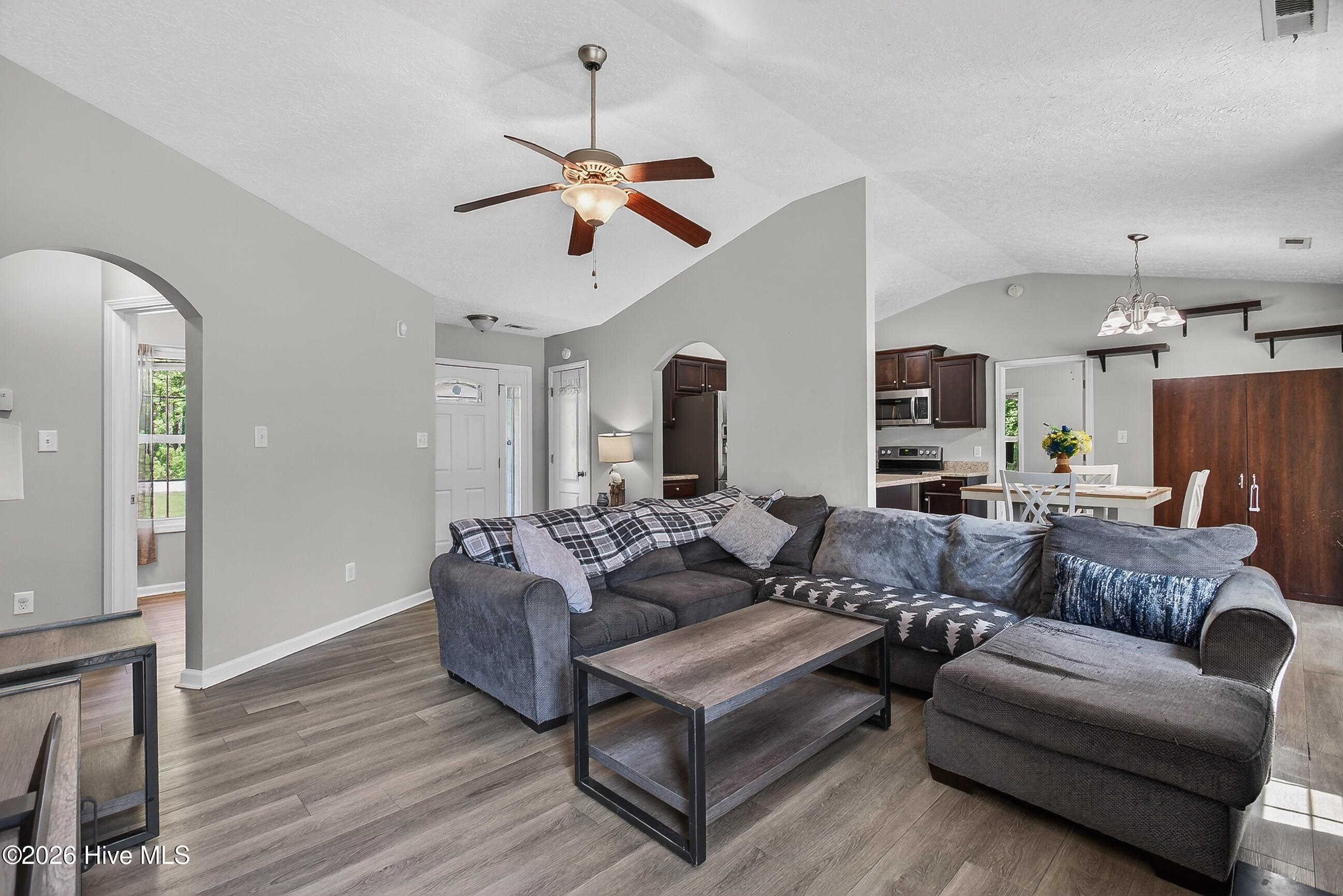 112 Clayton James Road Jacksonville, NC 28540 - Photo 8 of 26 LR