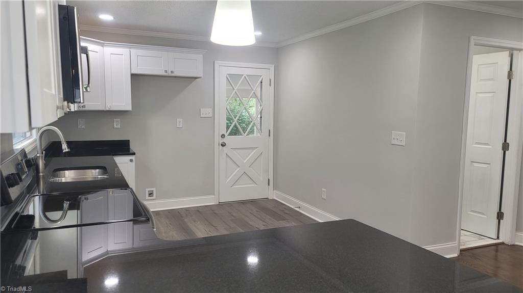 1318 Berwick Road Southwest Winston-Salem, NC 27103 - Photo 11 of 34 Gallery Image 11