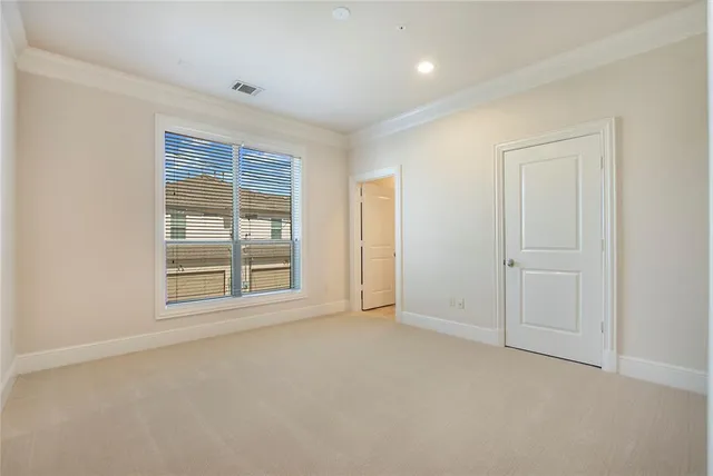 $5,300 | 6415 Bandera Avenue, Unit 2D, Dallas, TX 75225