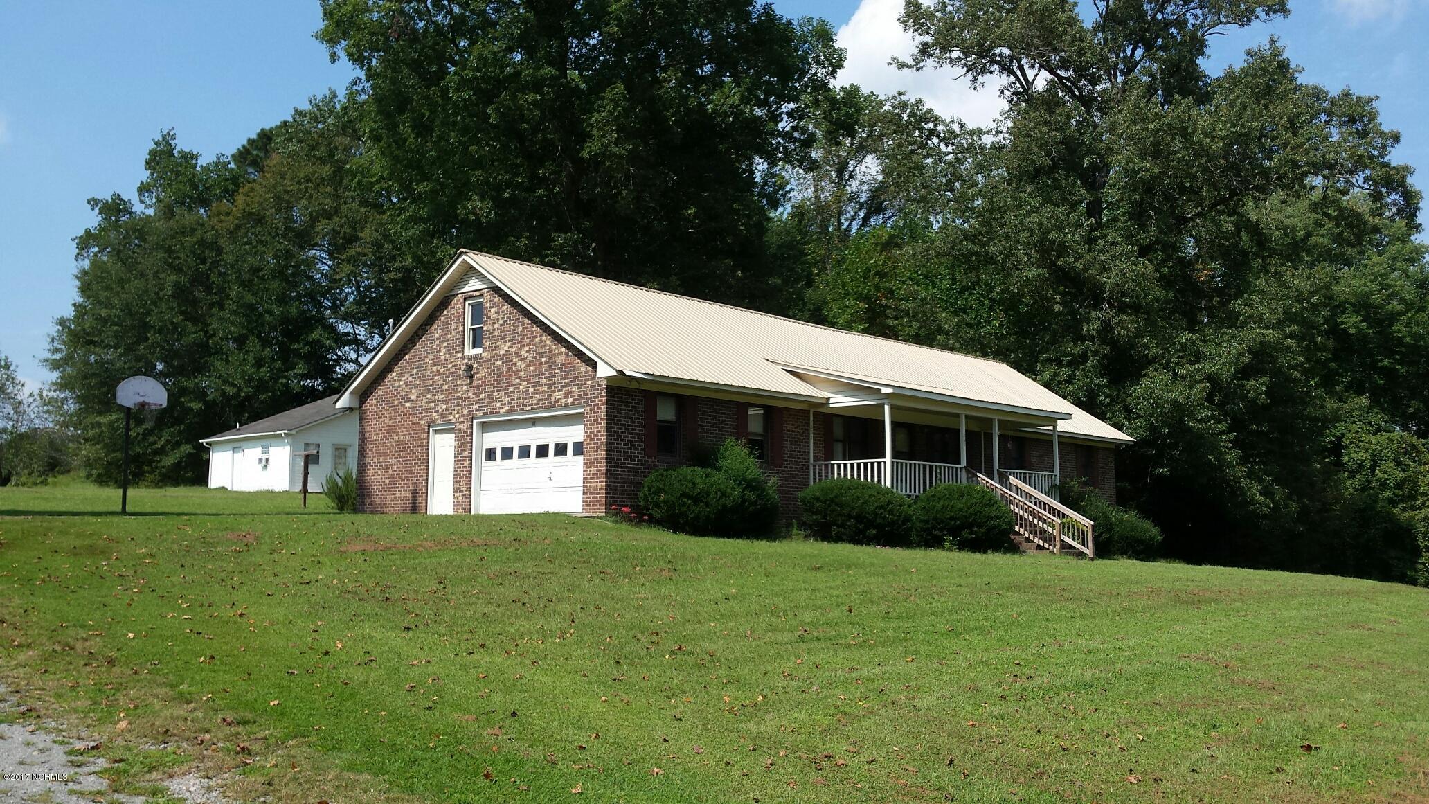 1807 View Nicholson Road Williamston, NC 27892 - Photo 1 of 16 Worth house