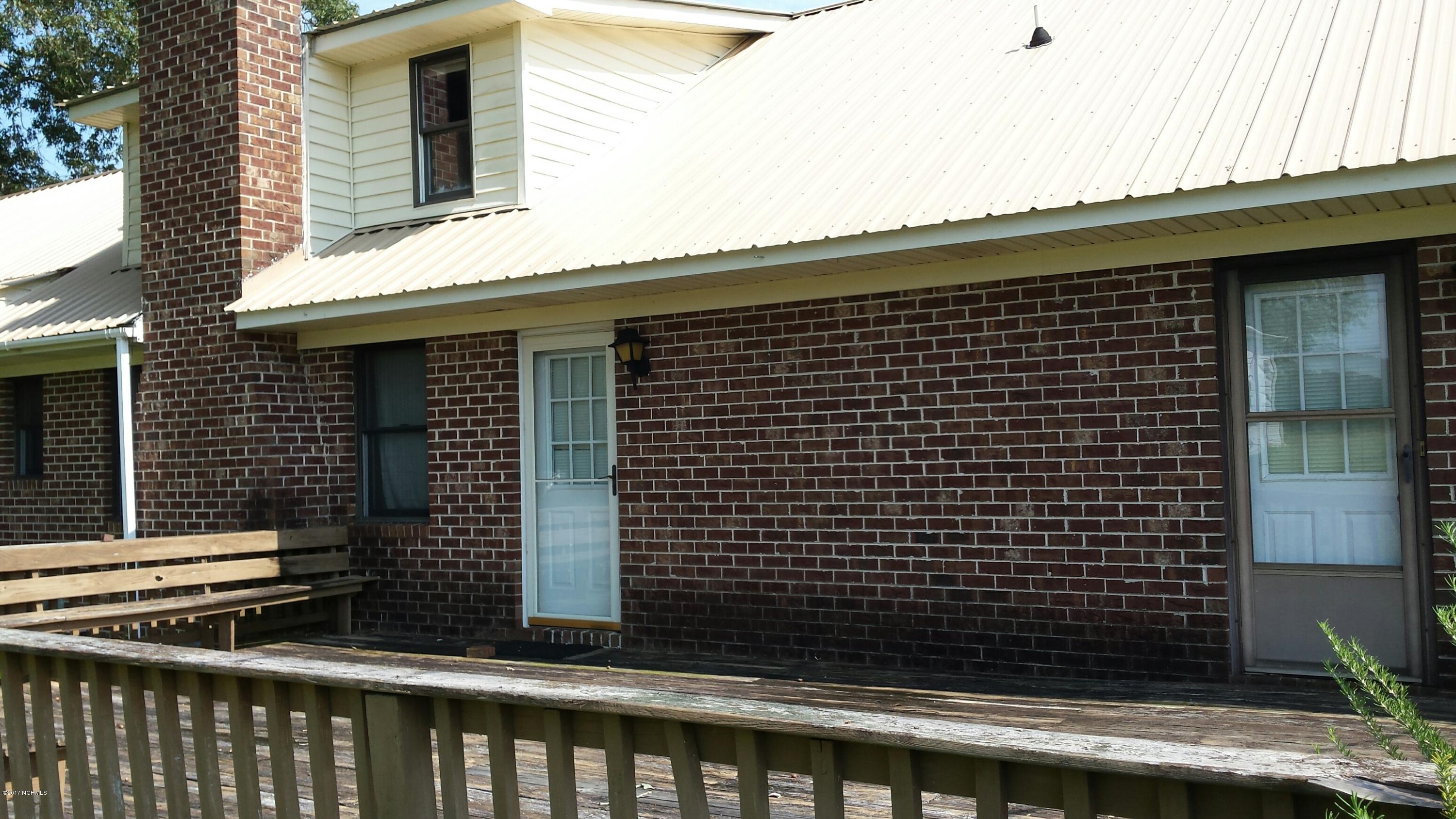 1807 View Nicholson Road Williamston, NC 27892 - Photo 8 of 16 W deck